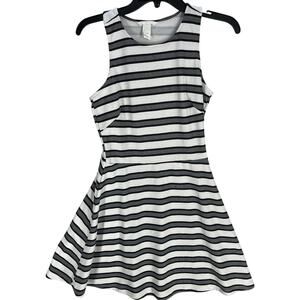 HM Dress Womens S Black White Striped Fit Flare Sleeveless Scoop Neck Minimalist